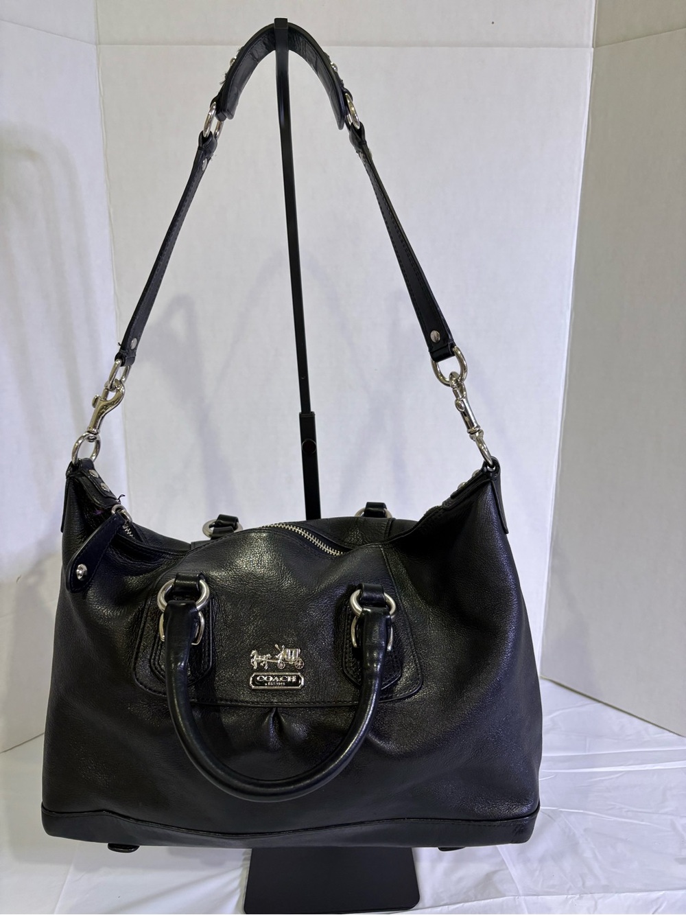 Coach Ashley Black Leather Shoulder Bag - Classic Women's Tote